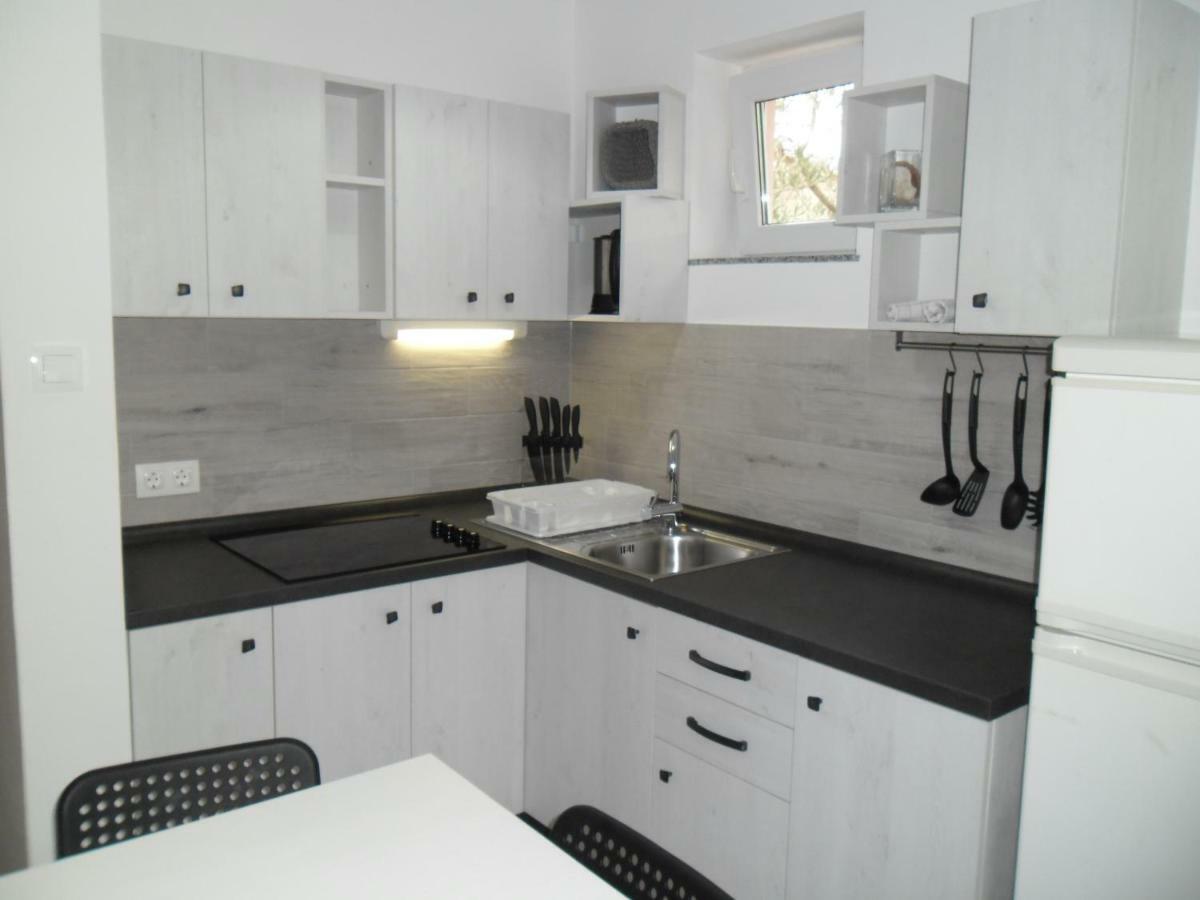 Apartmani Nena Povljana Extérieur photo